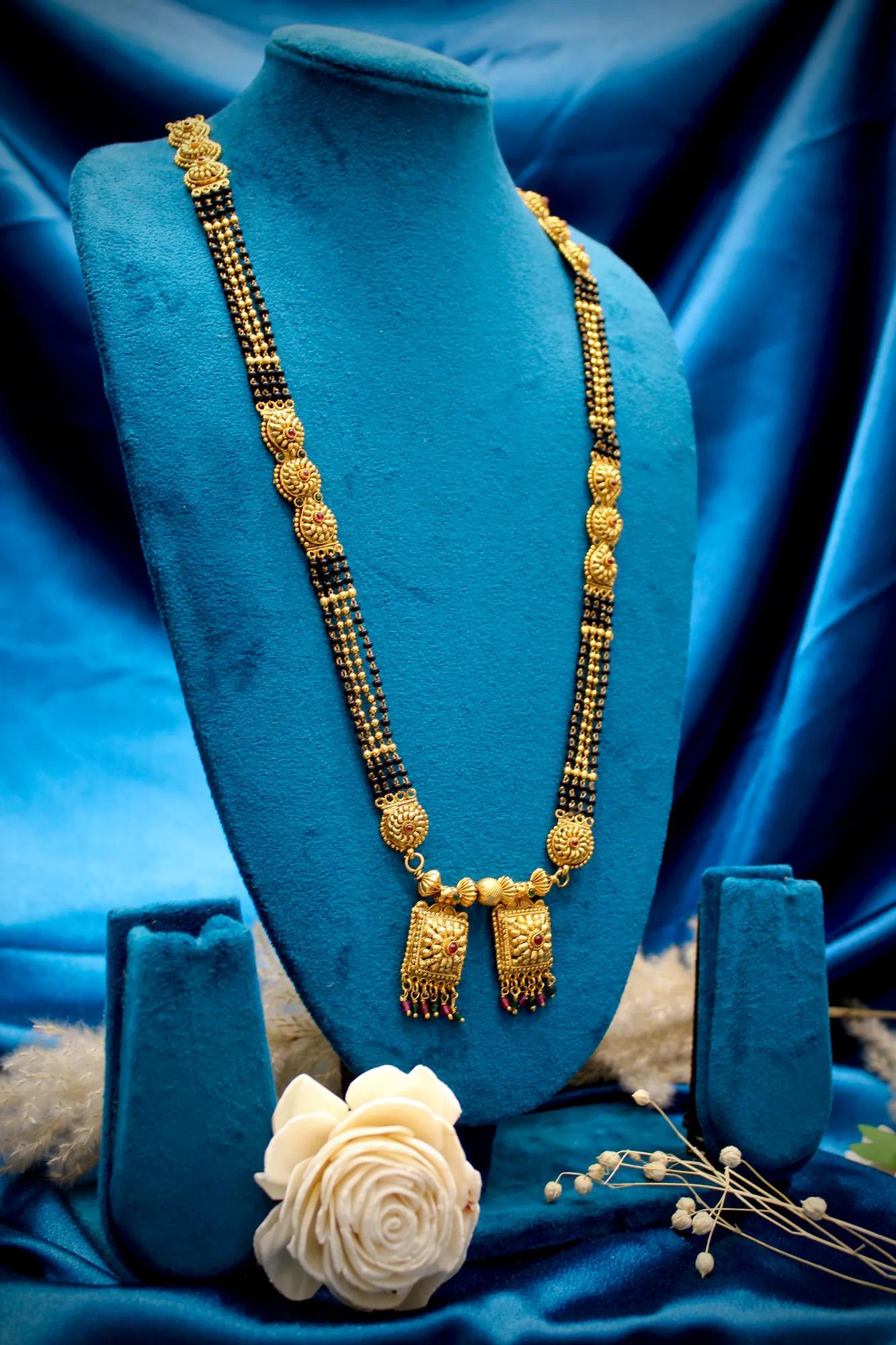 Royal Antique Gold Square Twin Pendant Black Bead Mangalsutra — Image 3