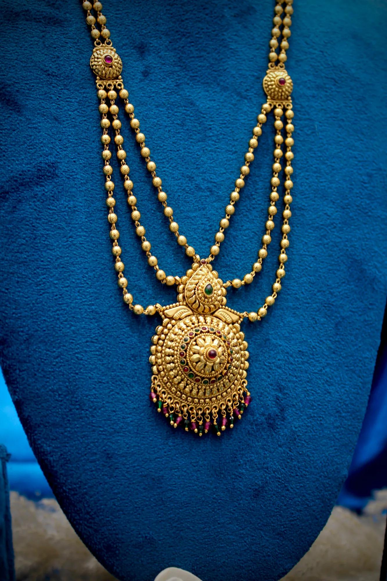 Royal Antique Layered Temple Pendant Necklace Set — Image 4