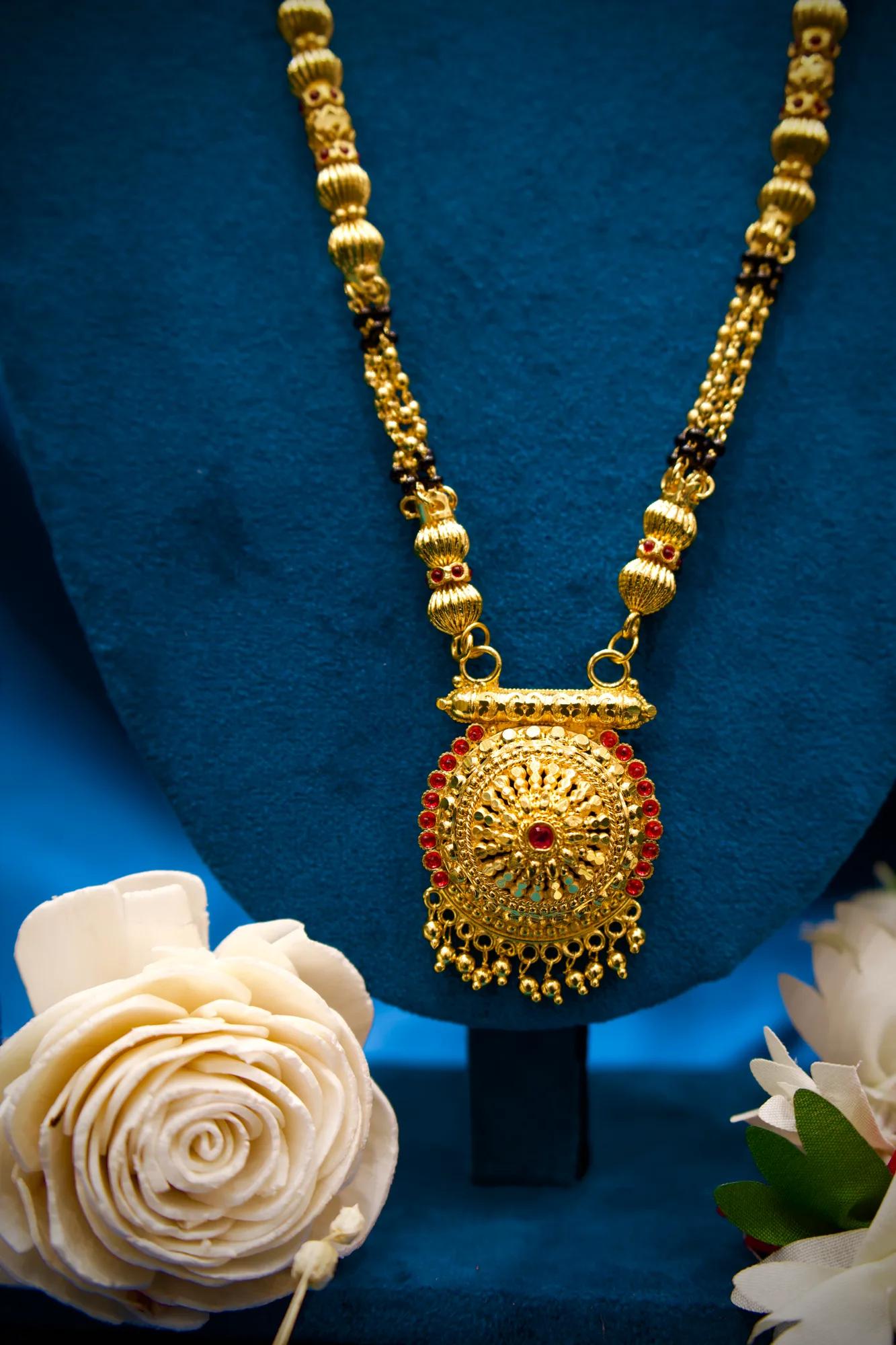 Traditional Black Bead Mangalsutra with Circular Temple Pendant — Image 4