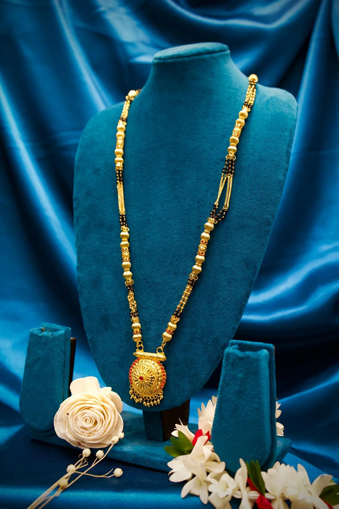 Traditional Black Bead Mangalsutra with Circular Temple Pendant — Image 3