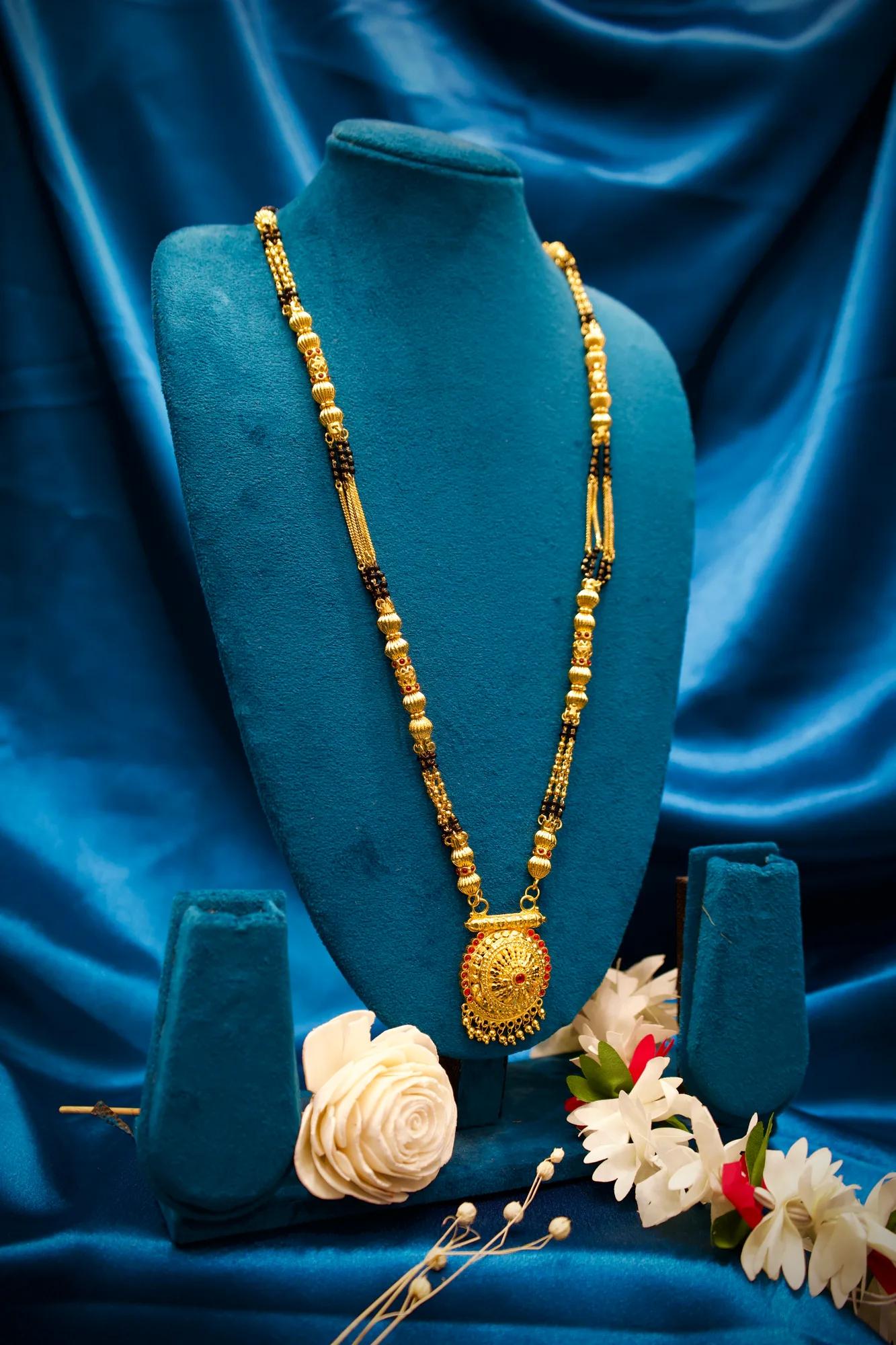 Traditional Black Bead Mangalsutra with Circular Temple Pendant — Image 2