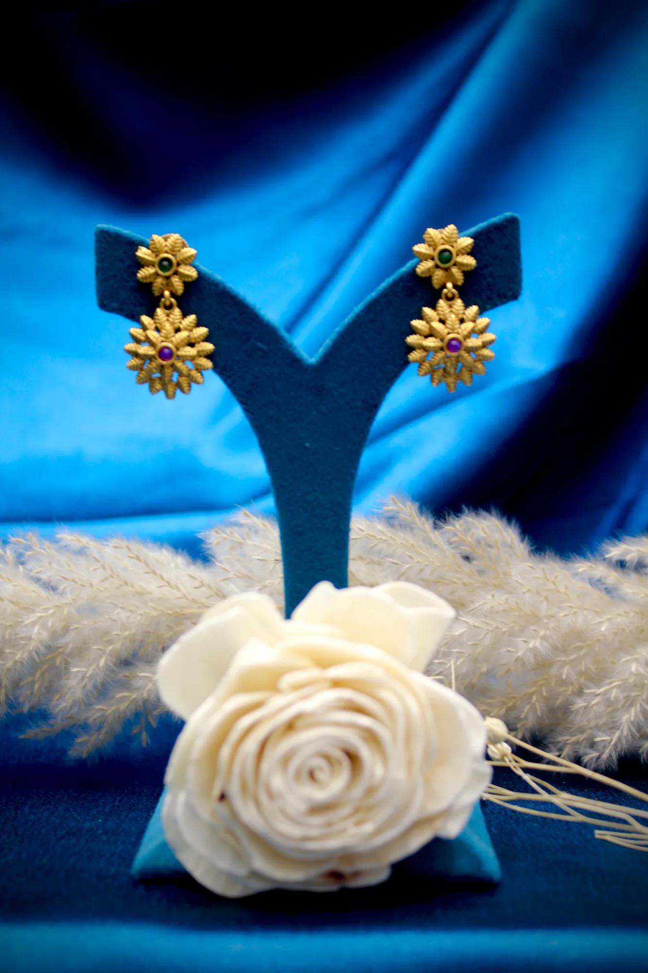 Traditional Floral Gold-Tone Necklace Set — Image 5