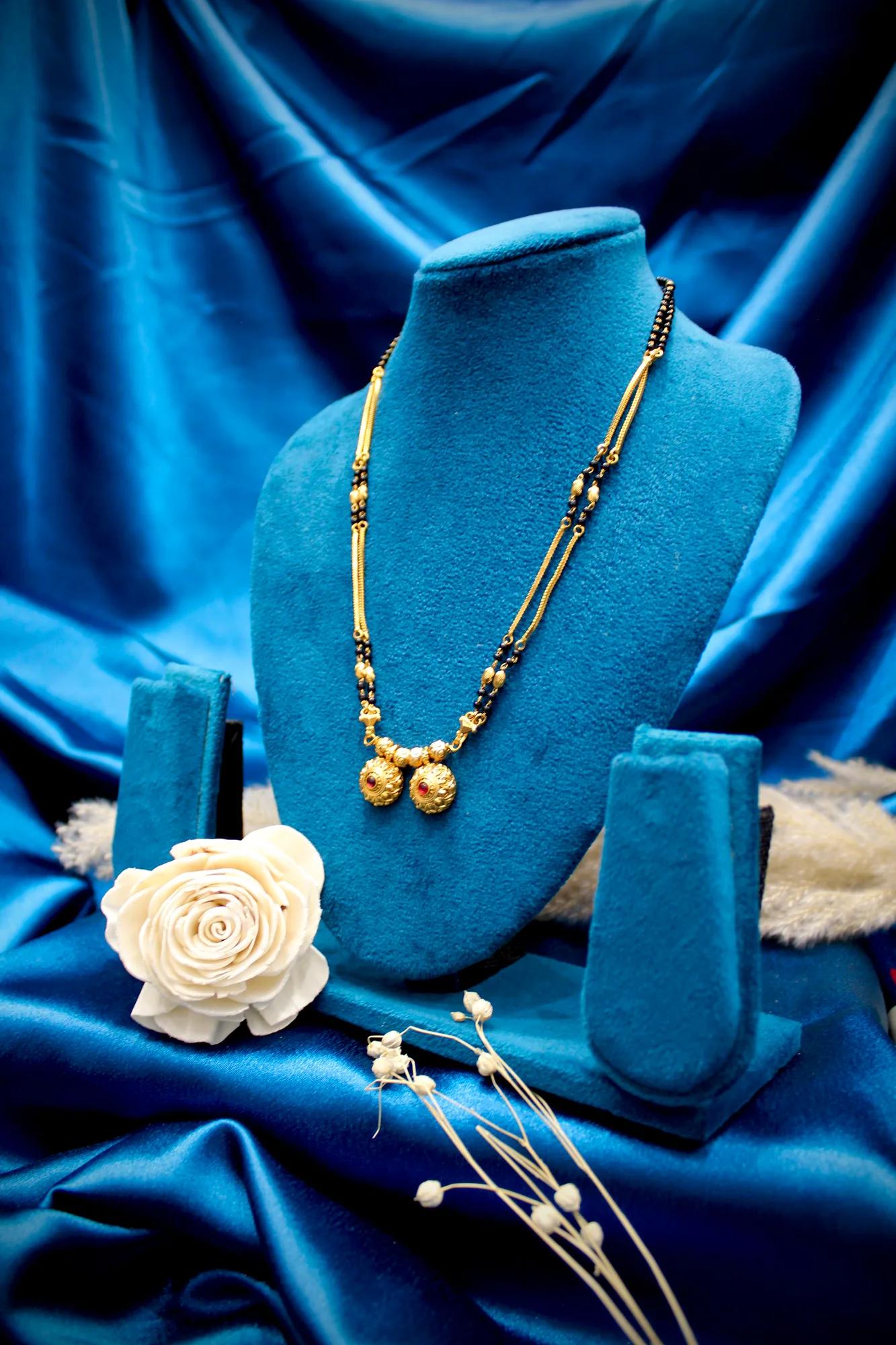 Elegant Antique Gold Floral Twin Pendant Black Bead Mangalsutra