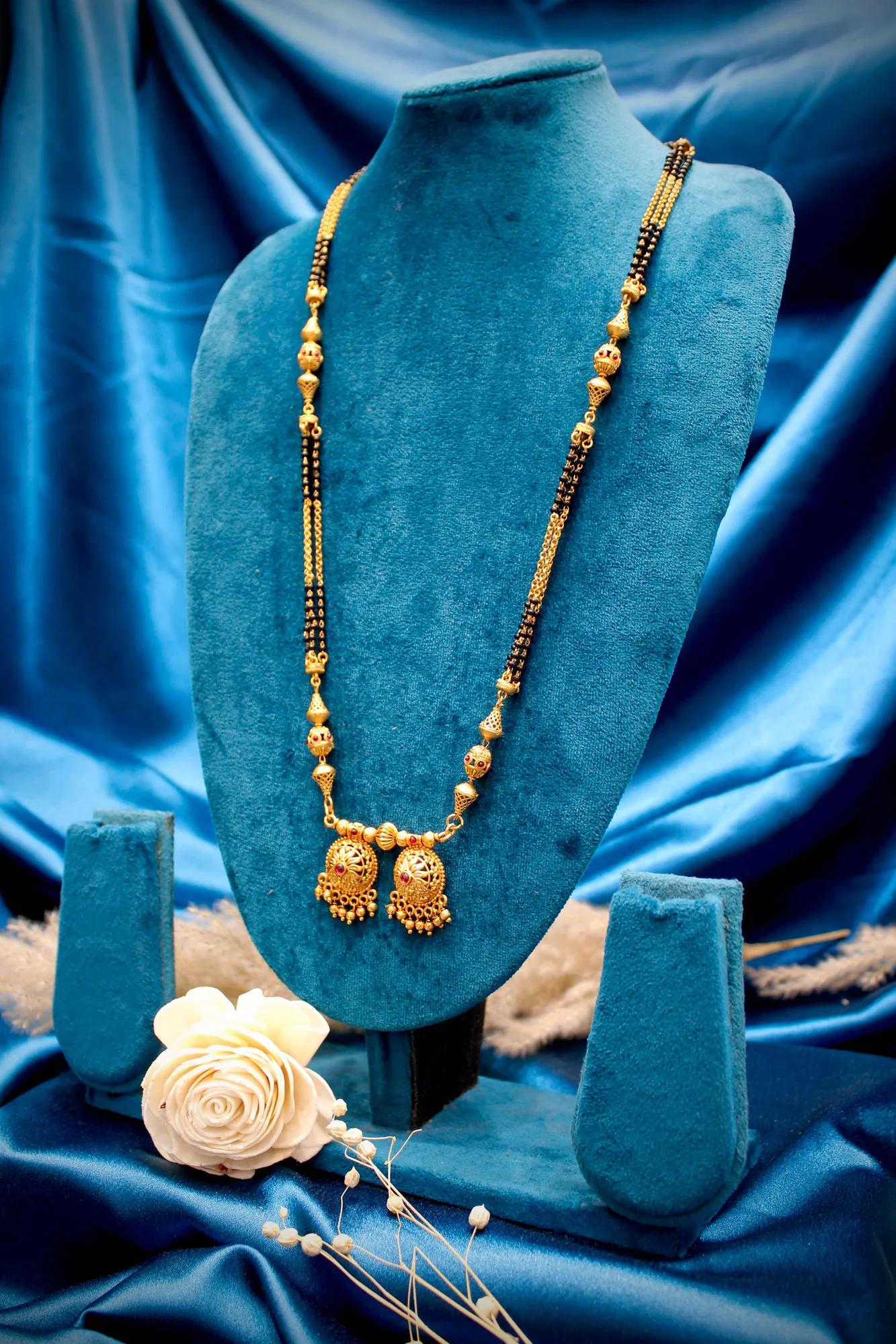 Classic Antique Gold Twin Floral Pendant Mangalsutra