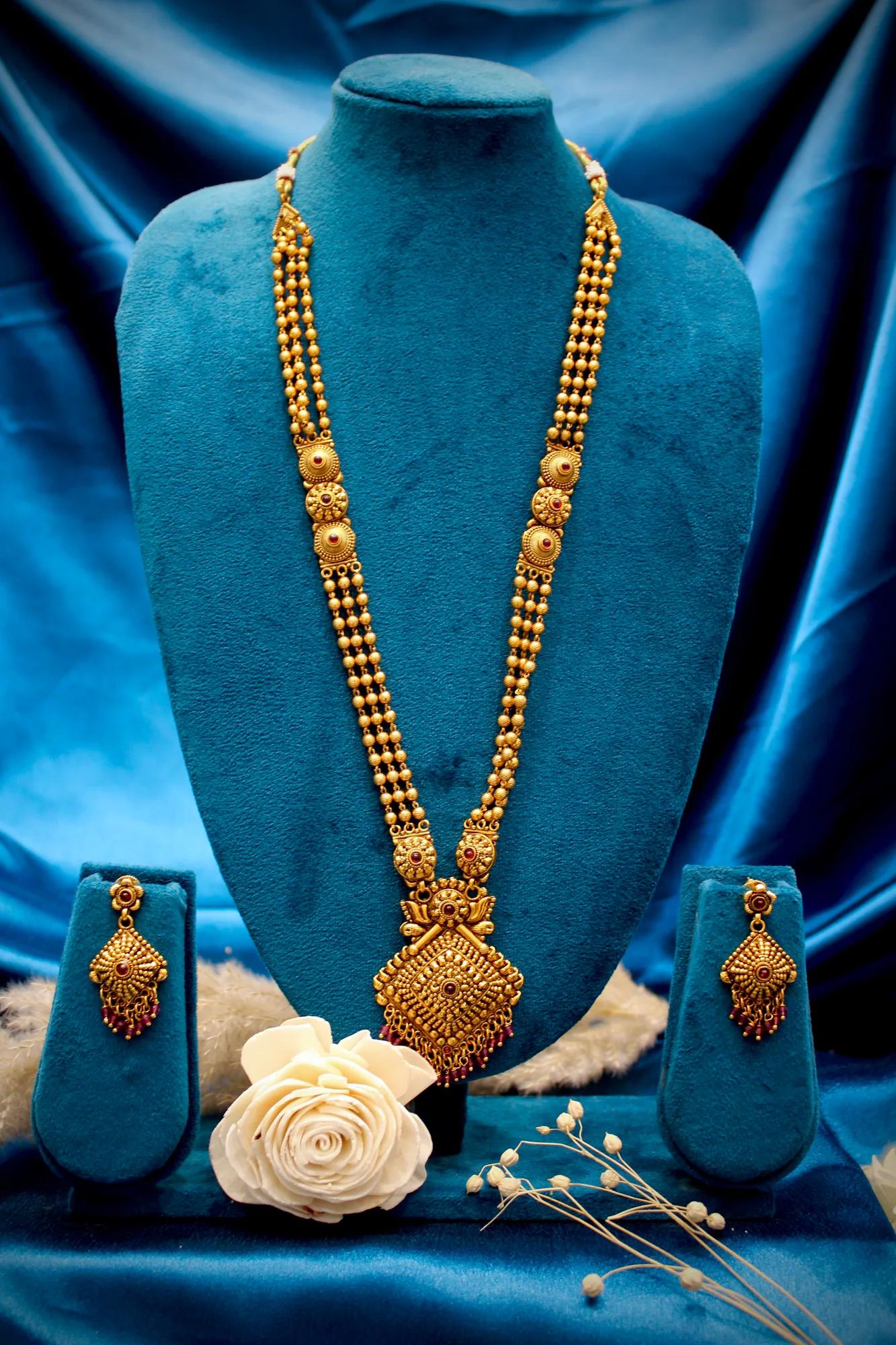 Royal Antique Temple Pendant Mangalsutra Set