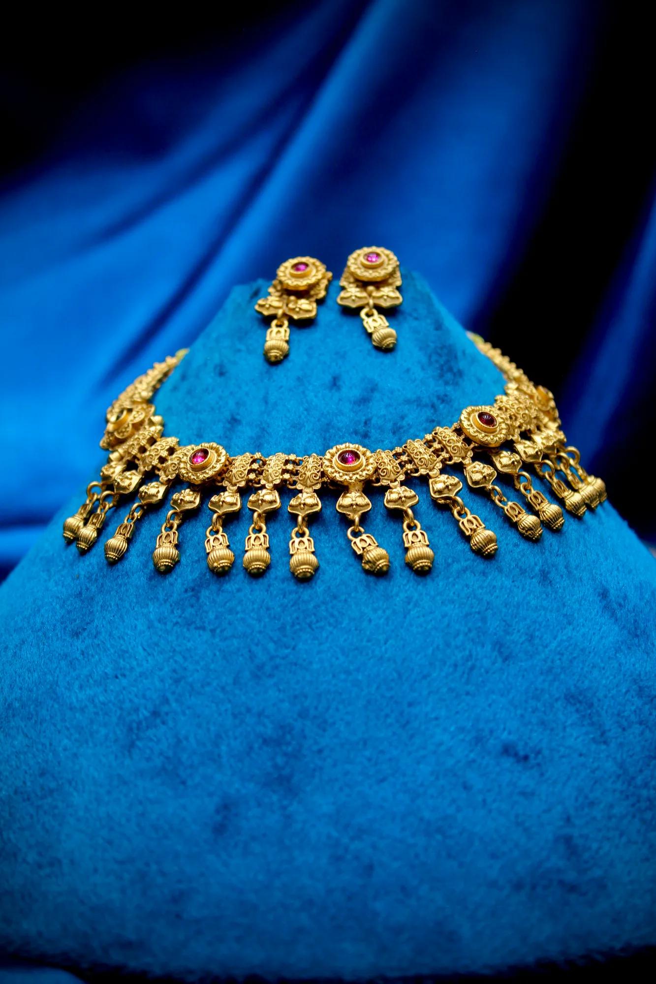 Antique Gold-Tone Choker Necklace Set