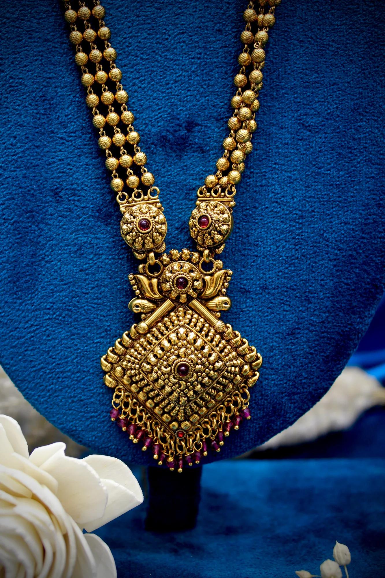 Royal Antique Temple Pendant Mangalsutra Set