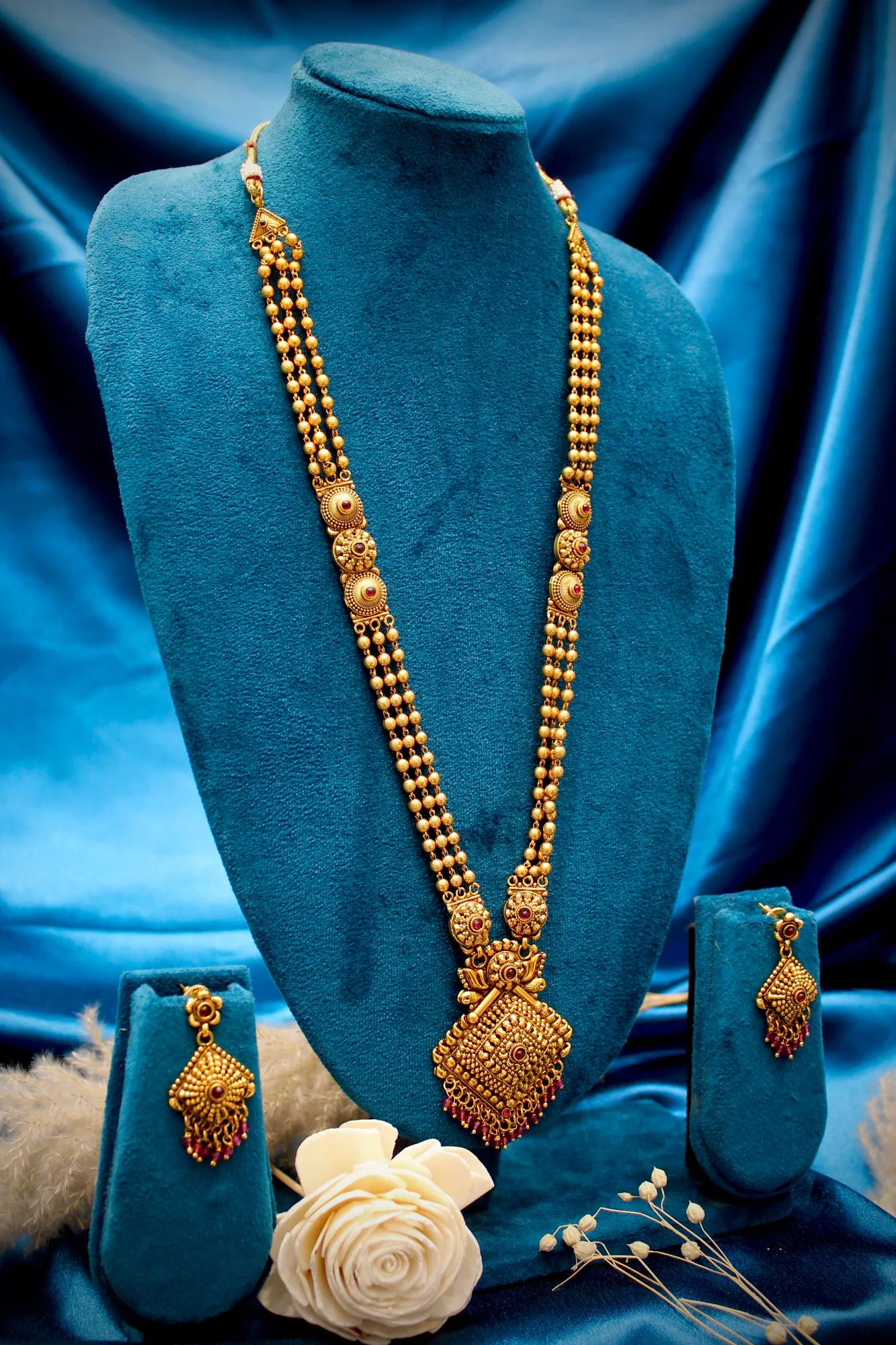 Royal Antique Temple Pendant Mangalsutra Set