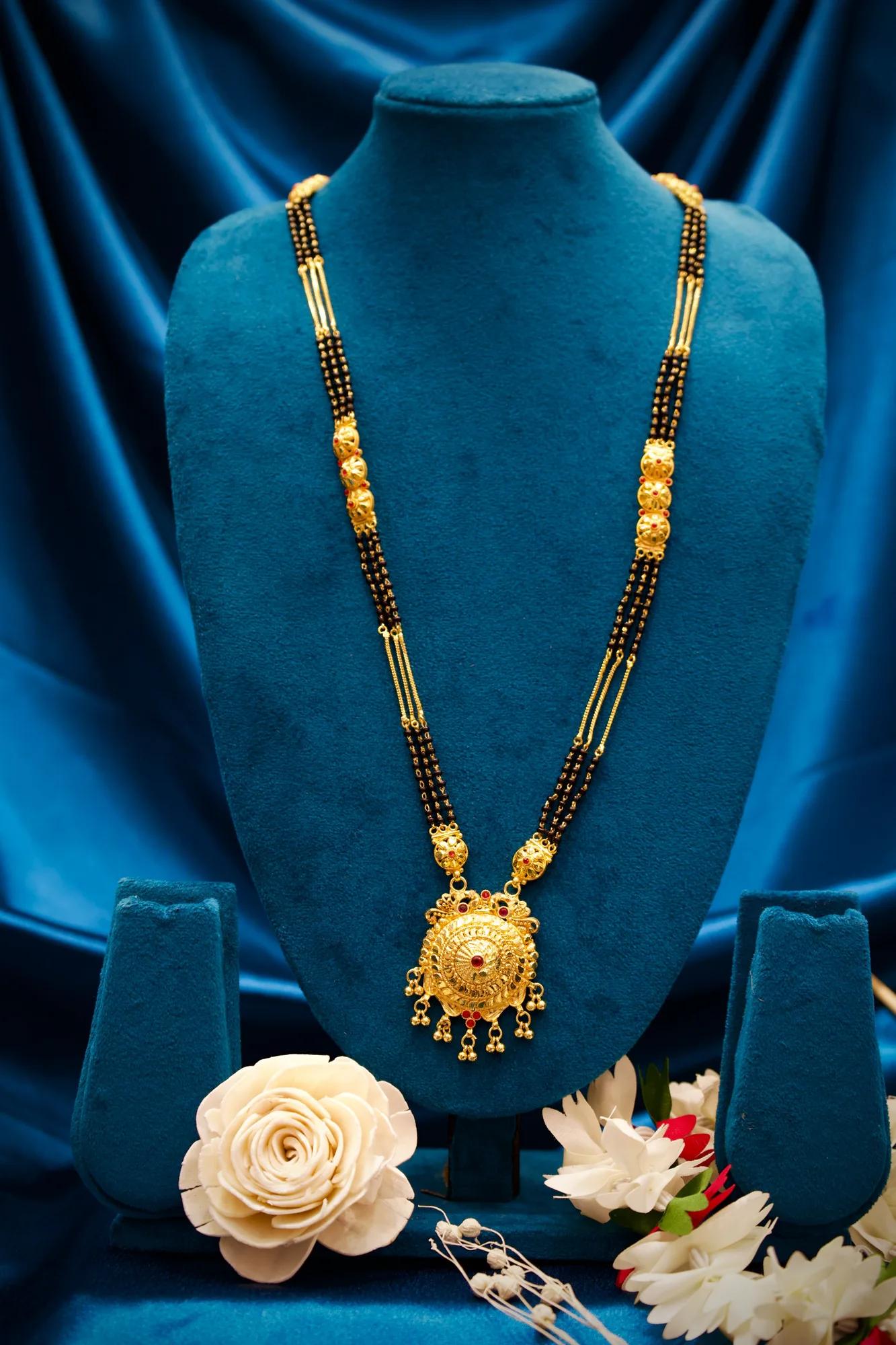 Royal Heritage Circular Pendant Black Bead Mangalsutra