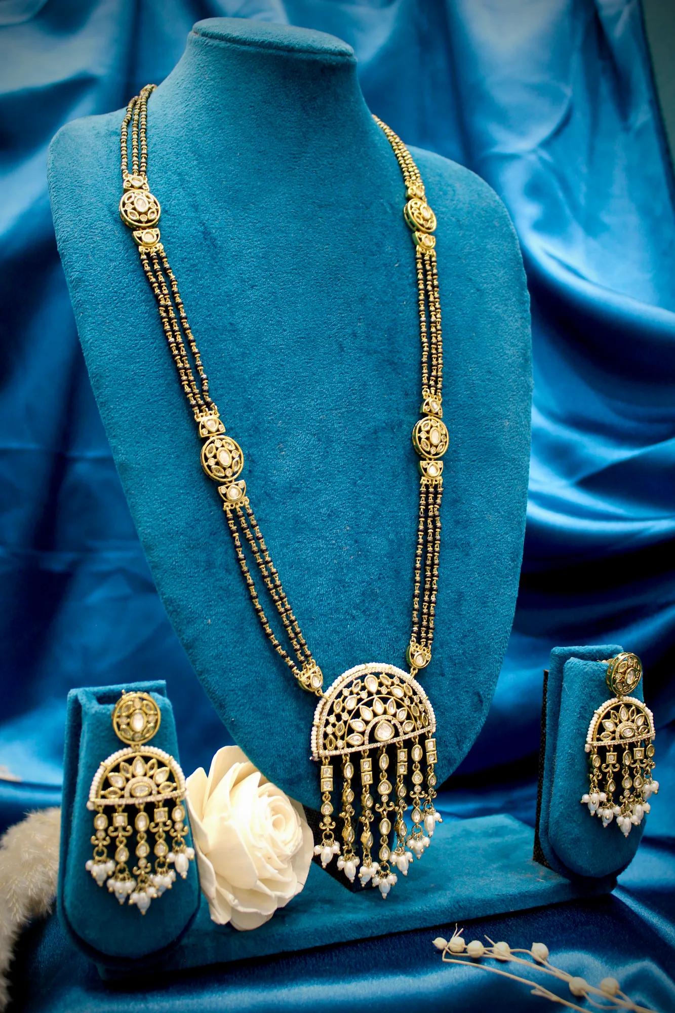Victorian Kundan Pearl Mangalsutra Set