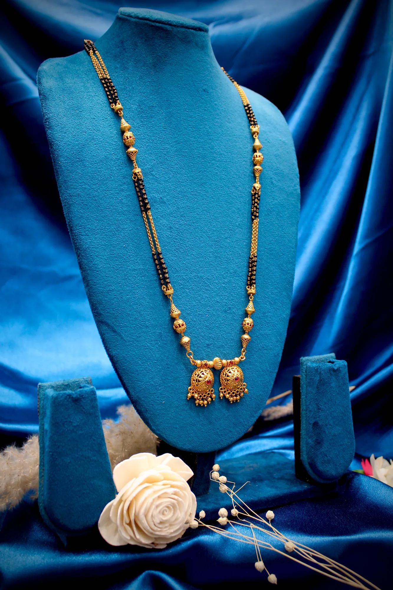Classic Antique Gold Twin Floral Pendant Mangalsutra