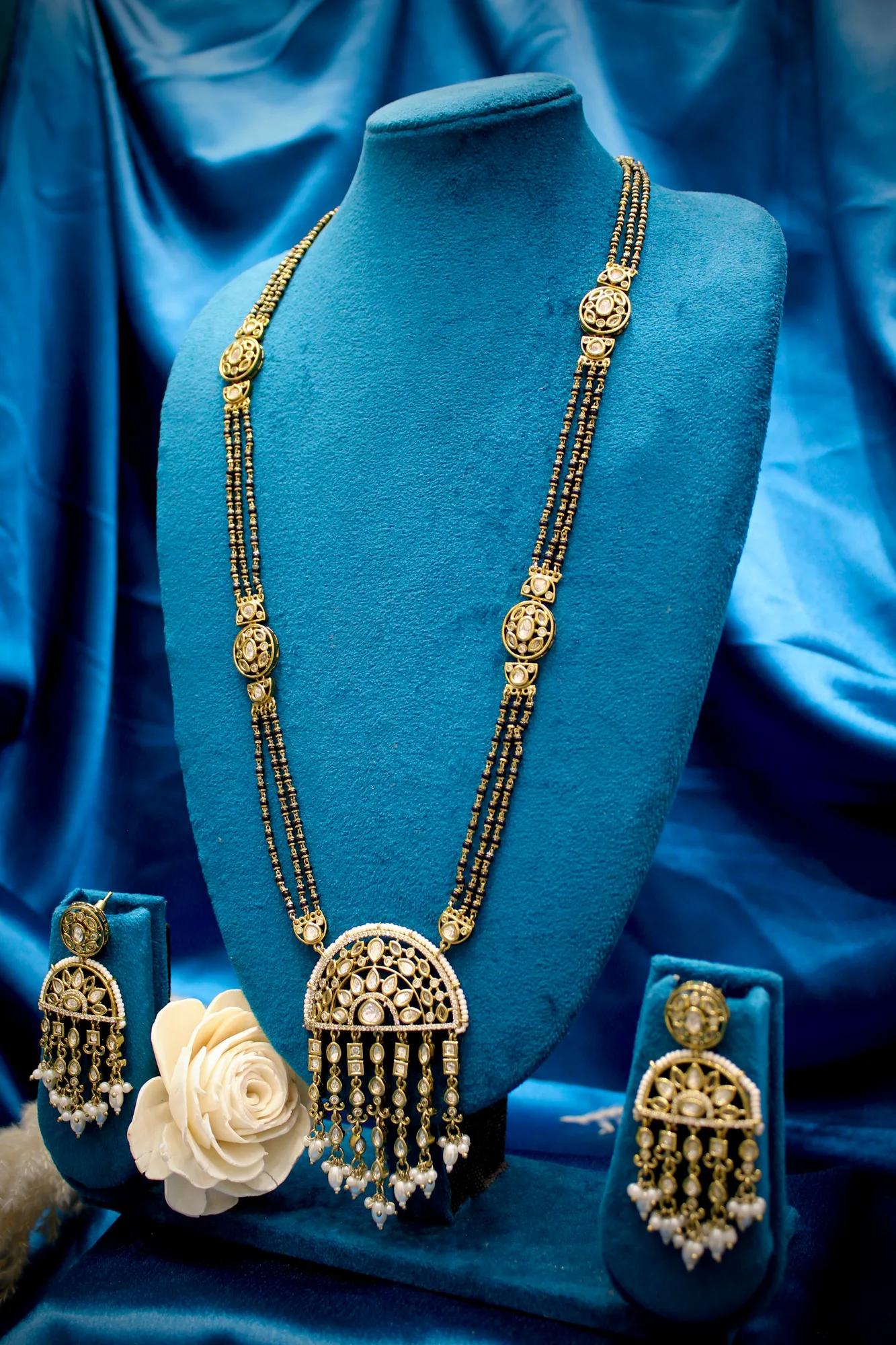 Victorian Kundan Pearl Mangalsutra Set