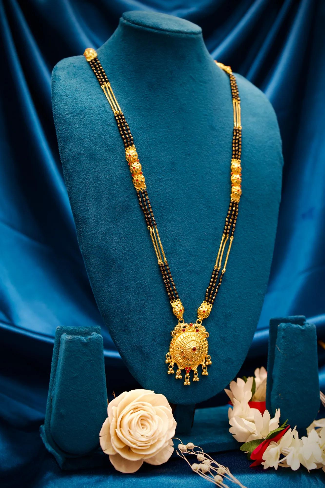 Royal Heritage Circular Pendant Black Bead Mangalsutra