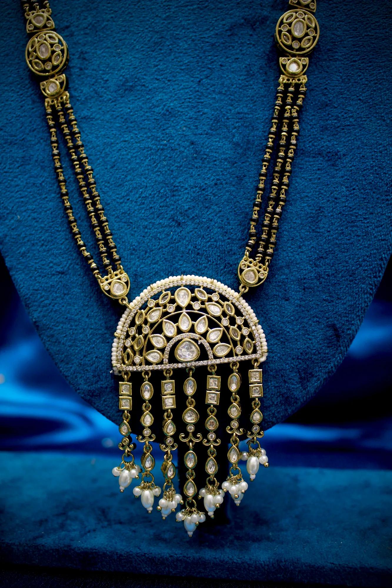 Victorian Kundan Pearl Mangalsutra Set