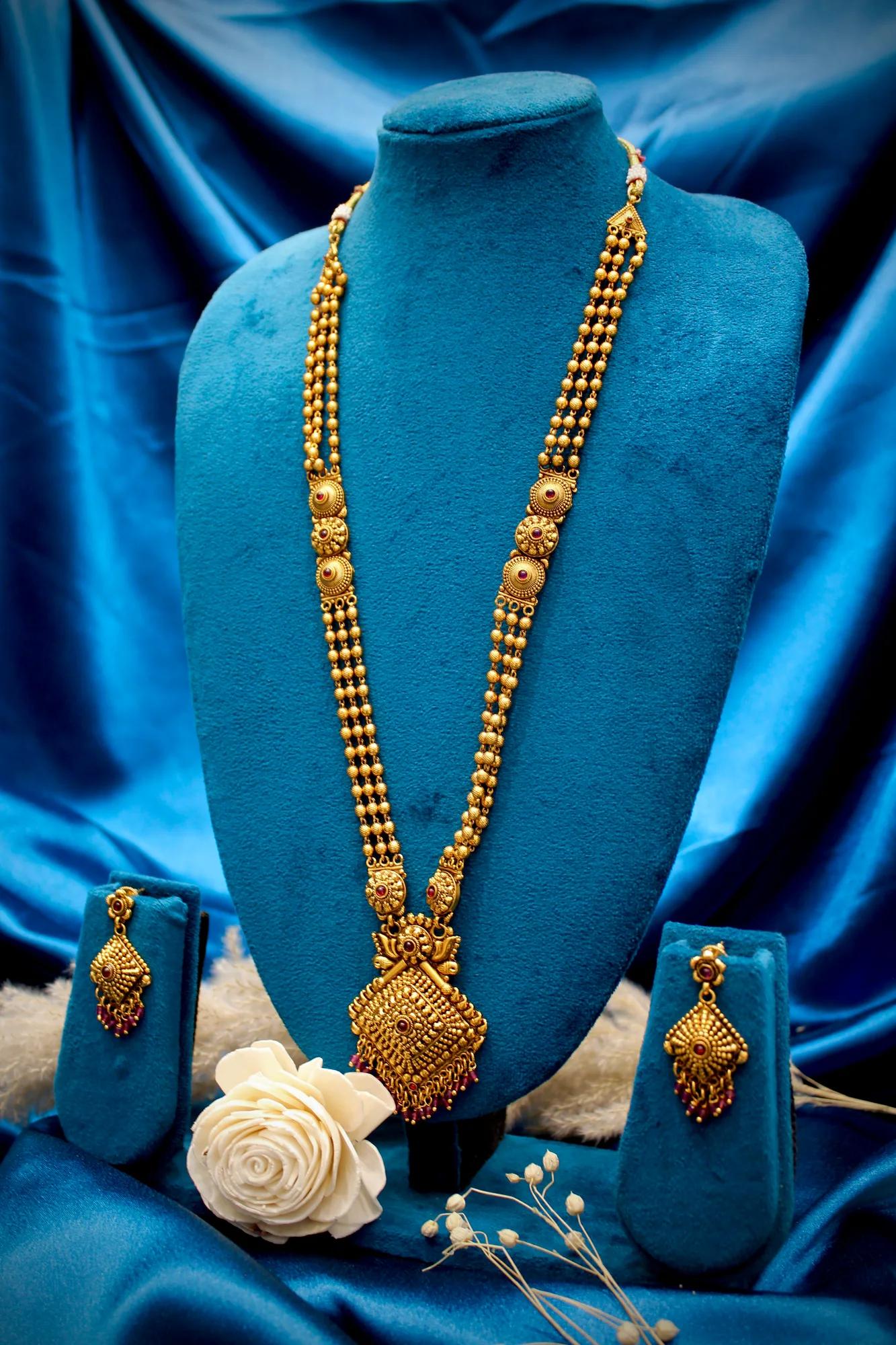 Royal Antique Temple Pendant Mangalsutra Set