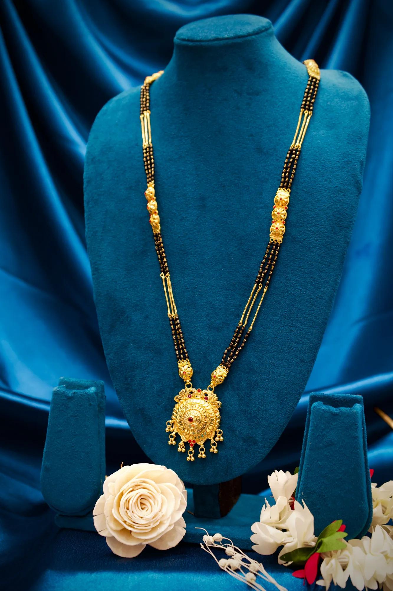 Royal Heritage Circular Pendant Black Bead Mangalsutra