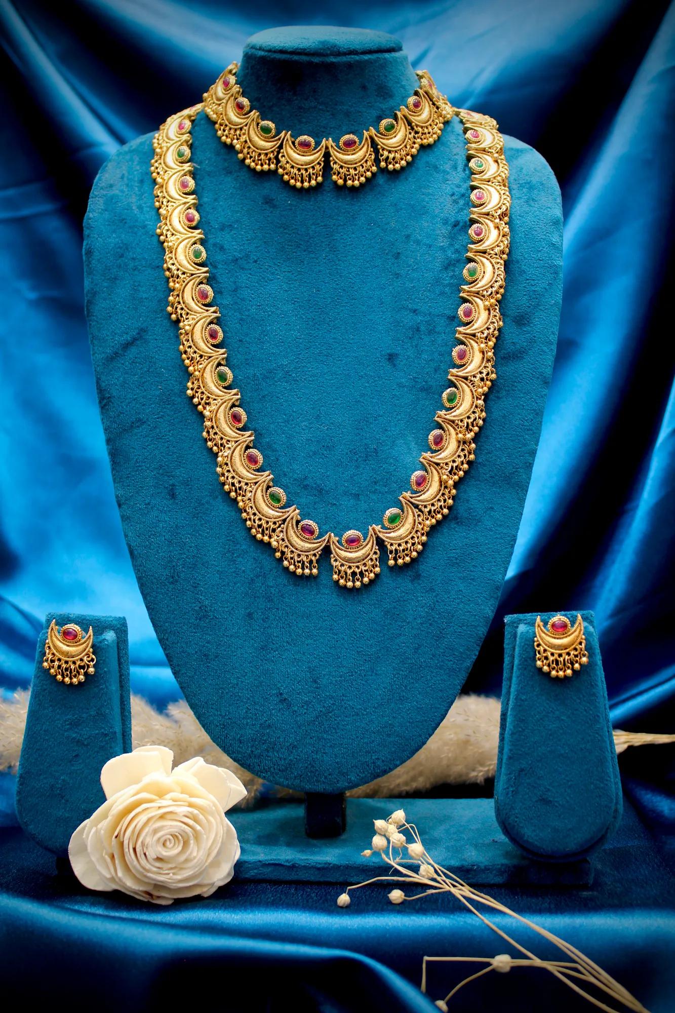 Royal Crescent Motif Necklace Set with Choker