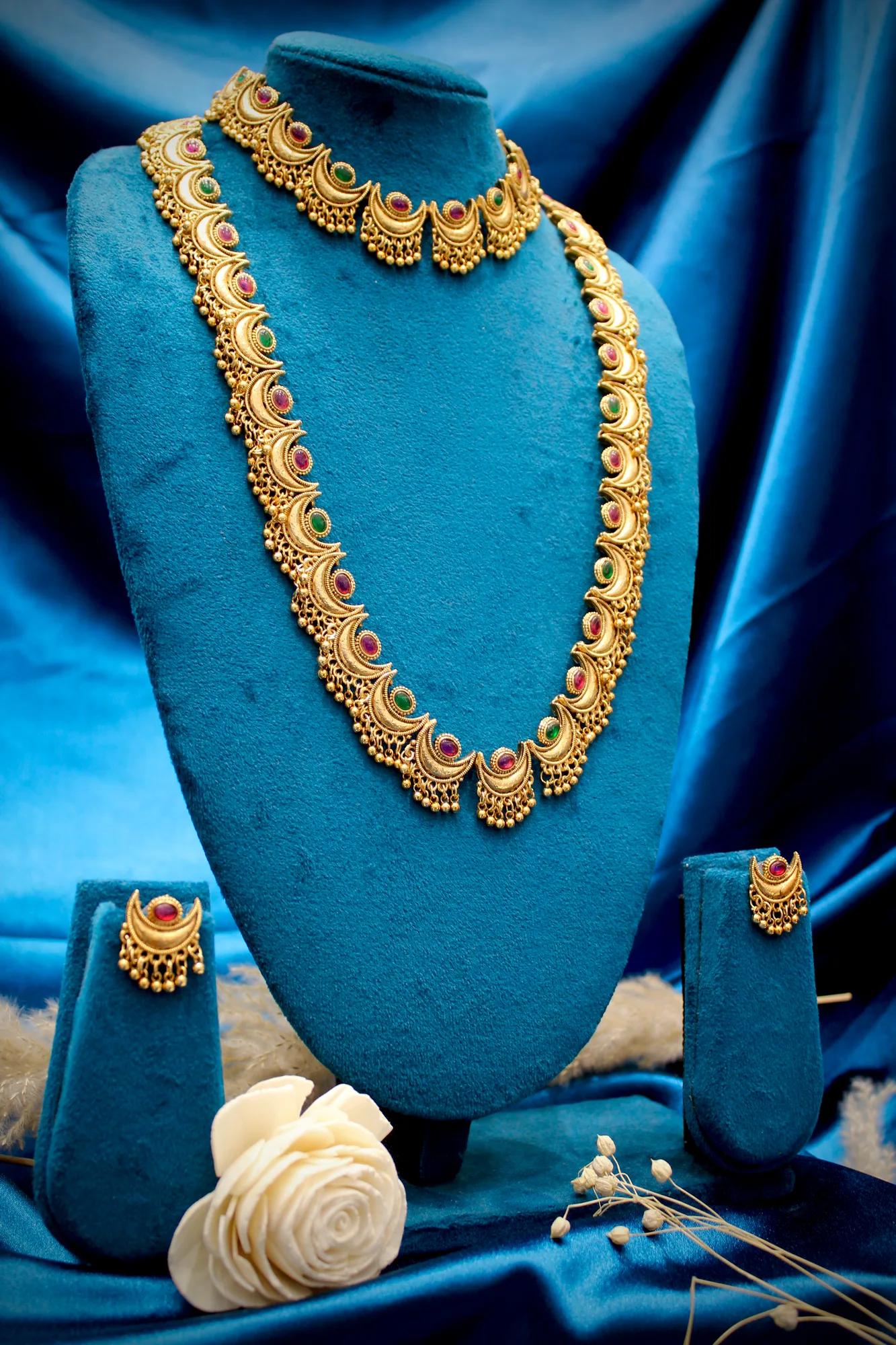 Royal Crescent Motif Necklace Set with Choker