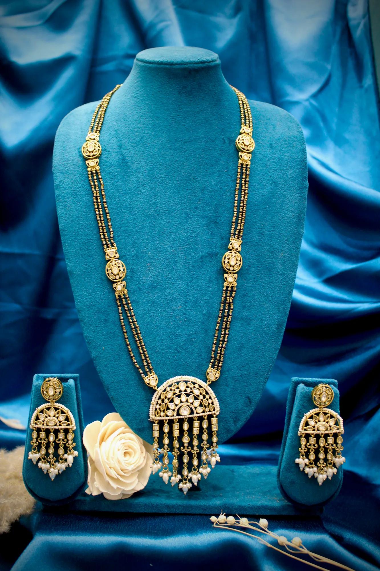 Victorian Kundan Pearl Mangalsutra Set
